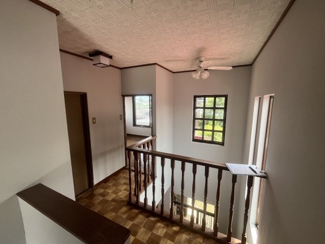 山形市志戸田1355番地1の洋室