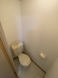 コンパクトで使いやすいトイレです♪