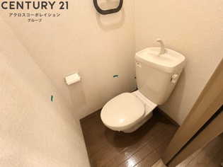 シンプルで使いやすいトイレです♪