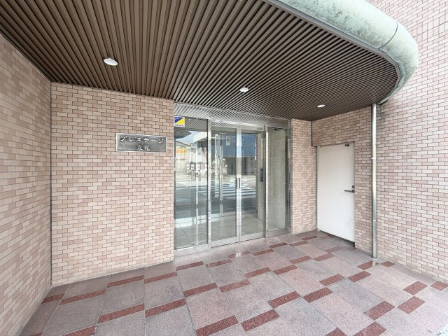 プレステージ立花のエントランス