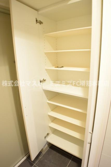 ミッドコートウメキタの収納|※建物内別間取参考写真