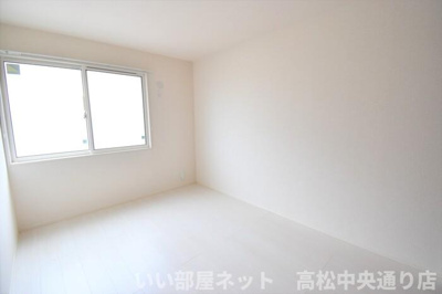 【内装】 | ラナ マラキ B棟 | 洋室６帖