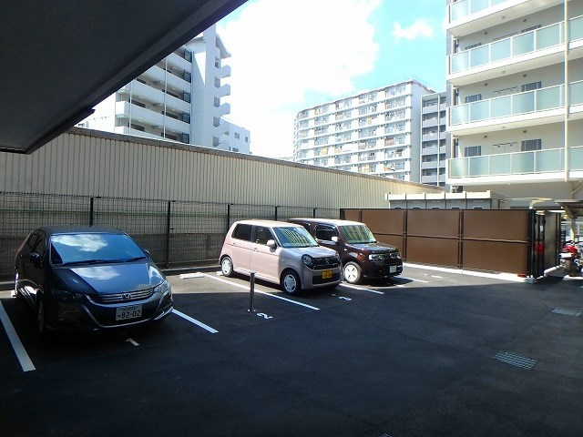 【駐車場】プレサンス新大阪ザ・シティ 