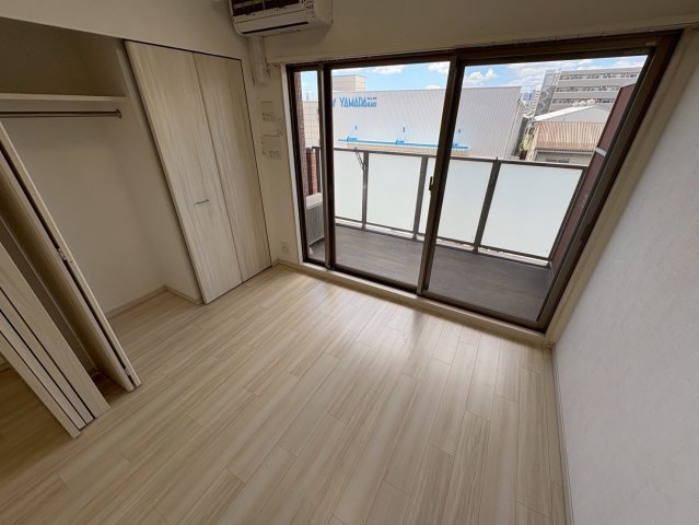 【寝室】 | プレジオ江坂2