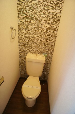レジデンスTのトイレ|ゆったりとした空間のトイレです