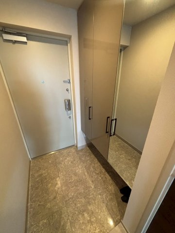ポレスター吹上の玄関