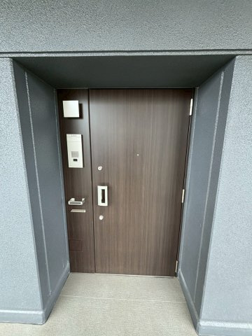 ポレスター吹上の玄関