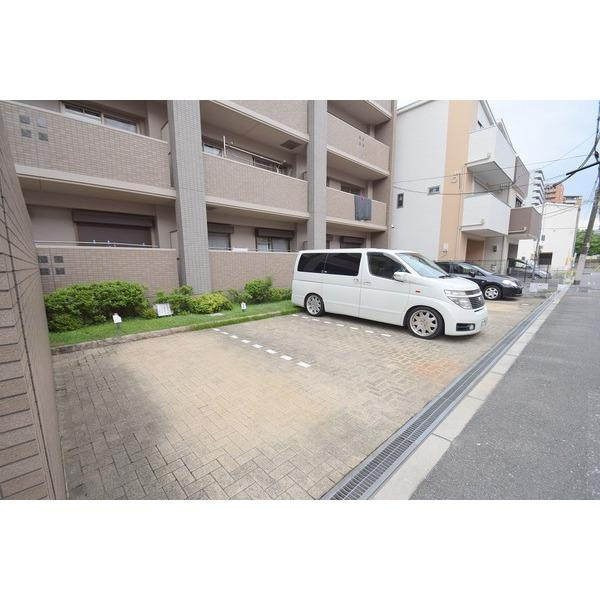 アルカディアの駐車場