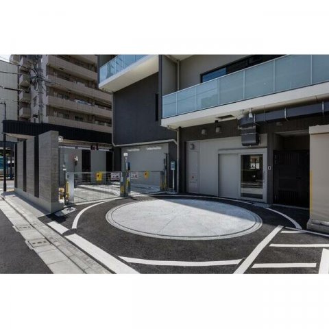 プライマル浅草言問通の駐車場