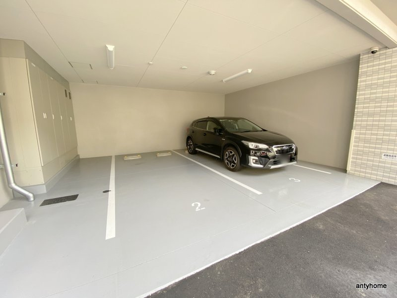 スプランディッド江坂III 仲介手数料無料の駐車場