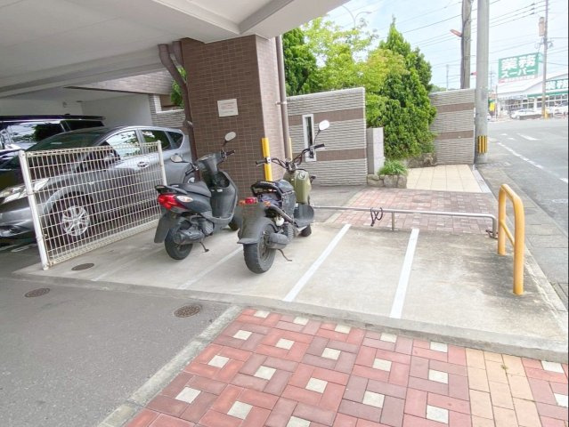 ペルル志免中央セリーズの駐輪場|バイクスペース