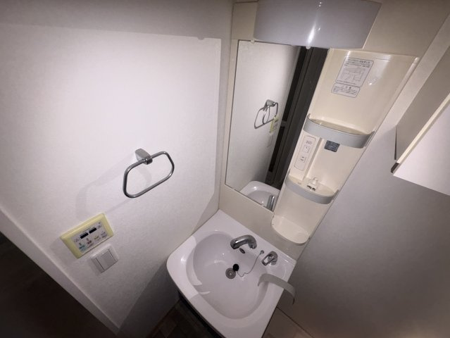 アスリート江坂Ⅱ番館の独立洗面台