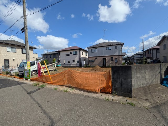 牛久市さくら台1丁目31番　売地　B区画の前面道路含む現地写真