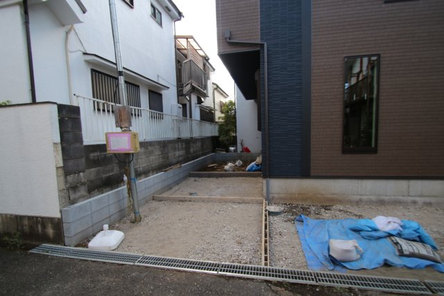 【サニータウン】小平市仲町の外観|使い省スペースで使い勝手のよいＬ字型システムキッチン。
家事負担軽減になるビルトイン食洗機付き！