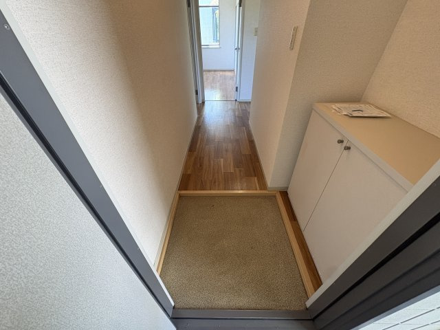 フレール弥生D棟の玄関