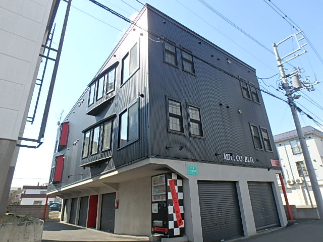 ＭＩＵ　ＣＯ　ＢＬＤ　０３（ミューコビルゼロスリー）