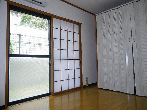 神戸市東灘区森北町４丁目の賃貸マンションの居間・リビング