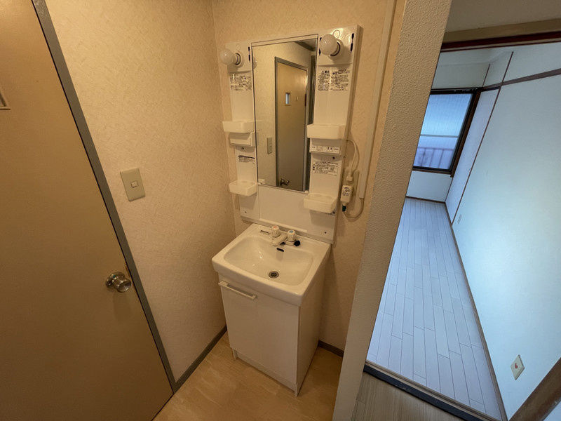 神戸市中央区日暮通５丁目の賃貸マンションの洗面所