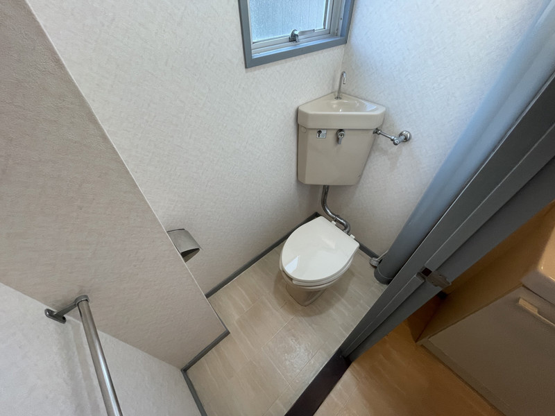 神戸市中央区日暮通５丁目の賃貸マンションのトイレ