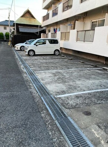 神戸市東灘区住吉宮町６丁目の賃貸マンションの駐車場