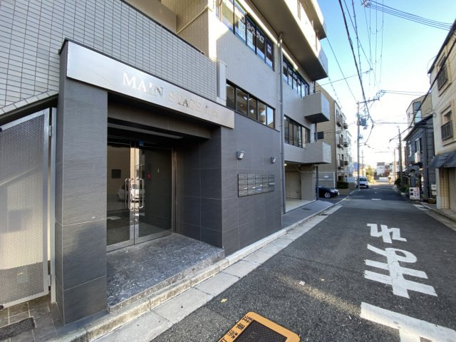 芦屋市打出町の賃貸マンションのエントランス
