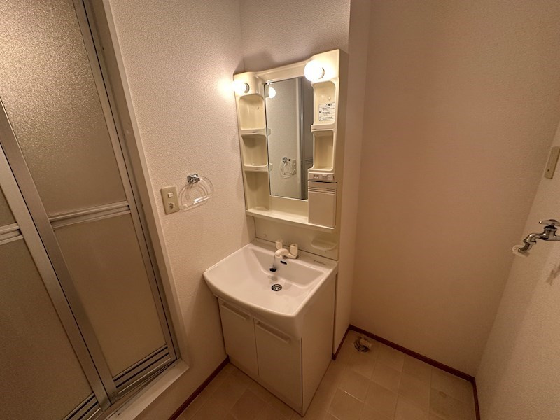 芦屋市三条町の賃貸マンションの洗面所