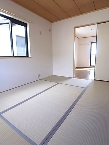 芦屋市三条町の賃貸マンションの居間・リビング