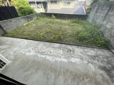 芦屋市三条町の賃貸マンションの庭