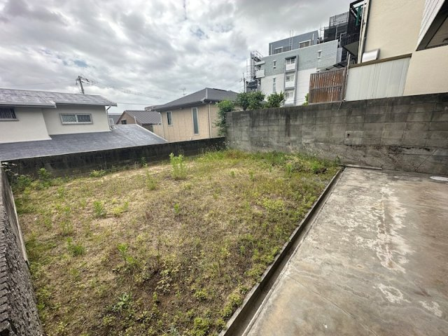 芦屋市三条町の賃貸マンションの庭
