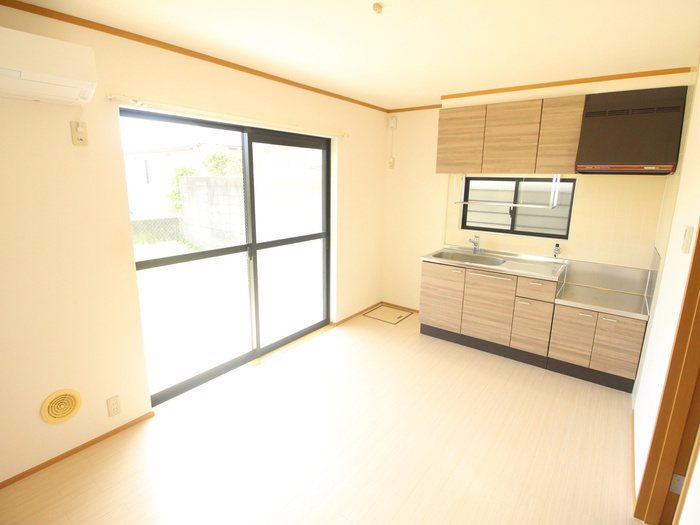 芦屋市三条町の賃貸マンションの居間・リビング