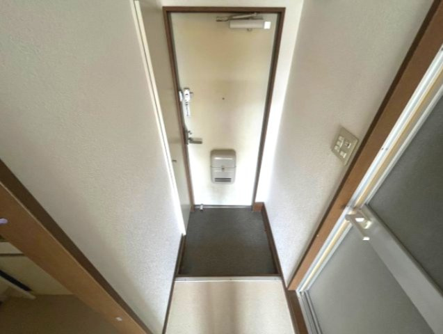 神戸市灘区高徳町１丁目の賃貸マンションの玄関
