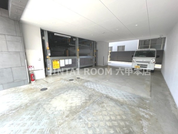 神戸市灘区水道筋３丁目の賃貸マンションの駐車場