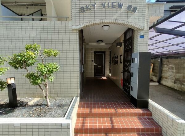 神戸市東灘区御影山手６丁目の賃貸マンションのエントランス