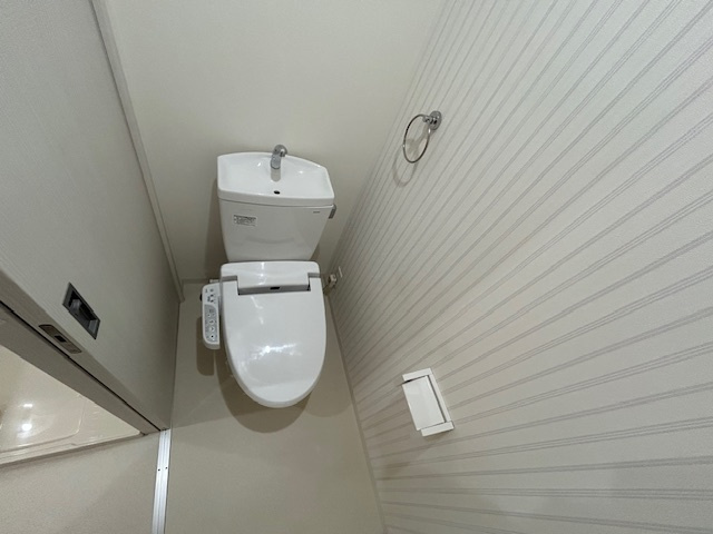 神戸市灘区浜田町１丁目の賃貸マンションのトイレ