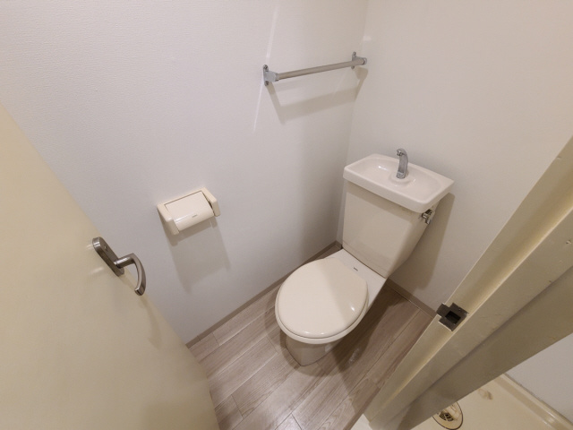 神戸市東灘区深江本町１丁目の賃貸マンションのトイレ