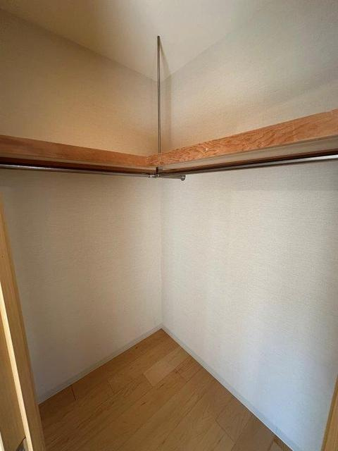 芦屋市朝日ケ丘町の賃貸マンションの収納