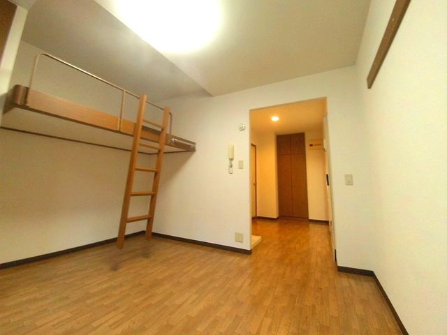 神戸市灘区篠原台の賃貸マンションの居間・リビング