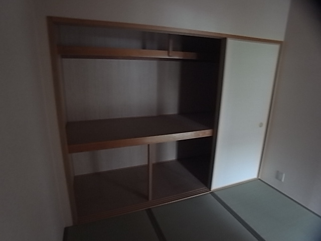 西宮市門戸荘の賃貸マンションの収納