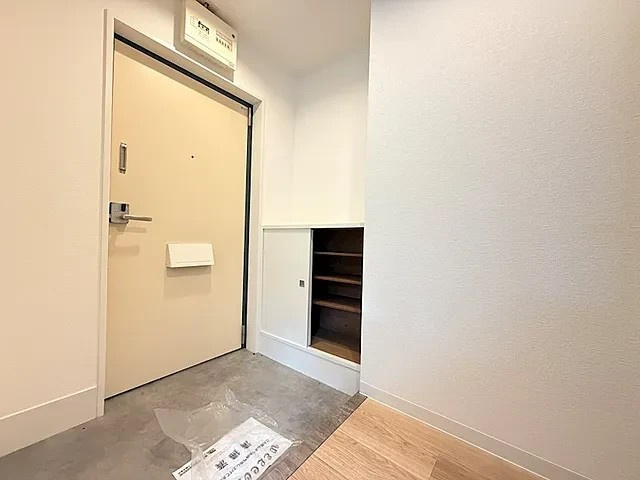 西宮市樋之池町の賃貸マンションの玄関