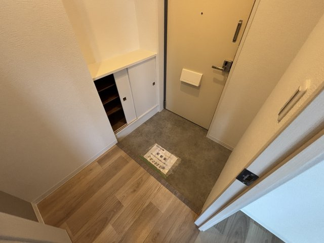 西宮市樋之池町の賃貸マンションの玄関