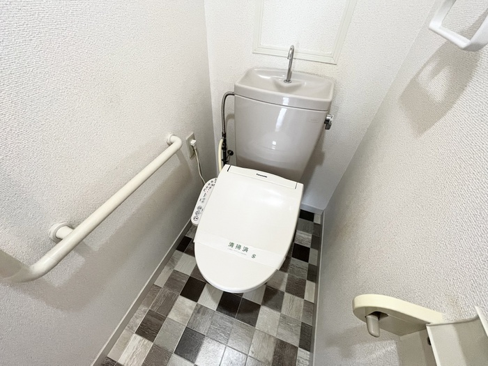 西宮市薬師町の賃貸マンションのトイレ