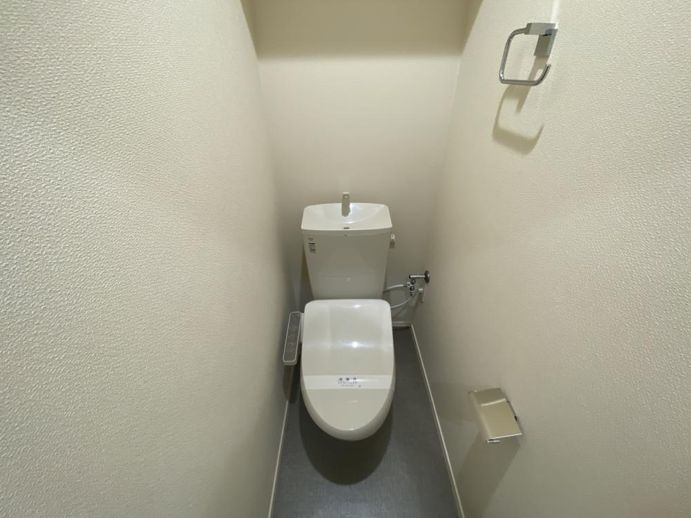 西宮市北昭和町の賃貸マンションのトイレ