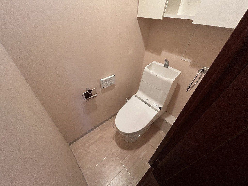 芦屋市公光町の賃貸マンションのトイレ