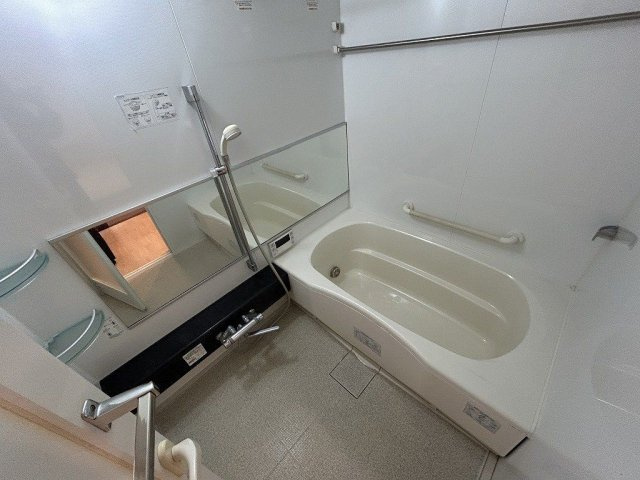 芦屋市公光町の賃貸マンションの浴室