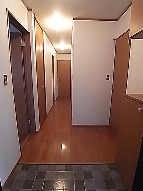 アヴェール上筒井の玄関
