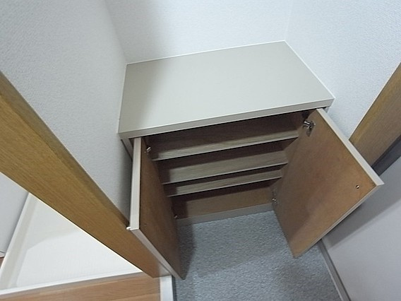 ミリオンベル本山の玄関