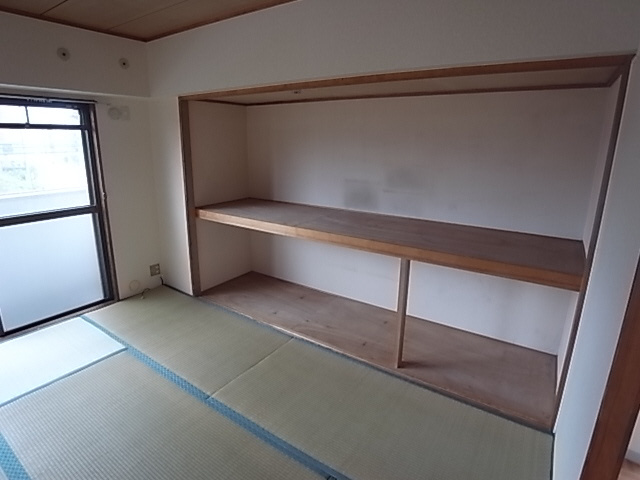 神戸市東灘区深江北町１丁目の賃貸マンションの収納
