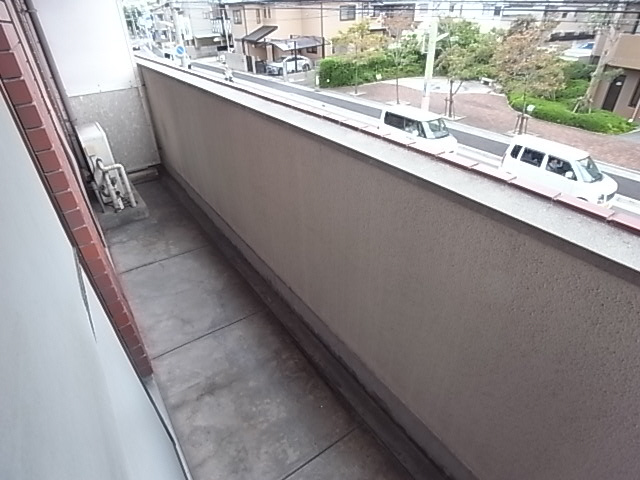 神戸市東灘区深江北町１丁目の賃貸マンションのバルコニー