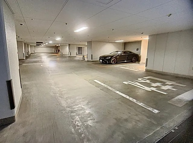 シティタワー神戸三宮の駐車場
