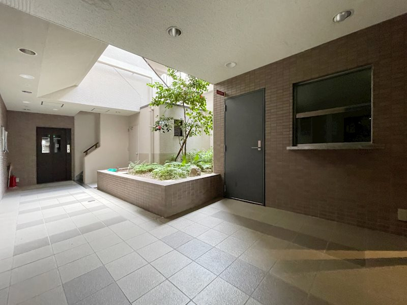 神戸市中央区中山手通７丁目の賃貸マンションのロビー